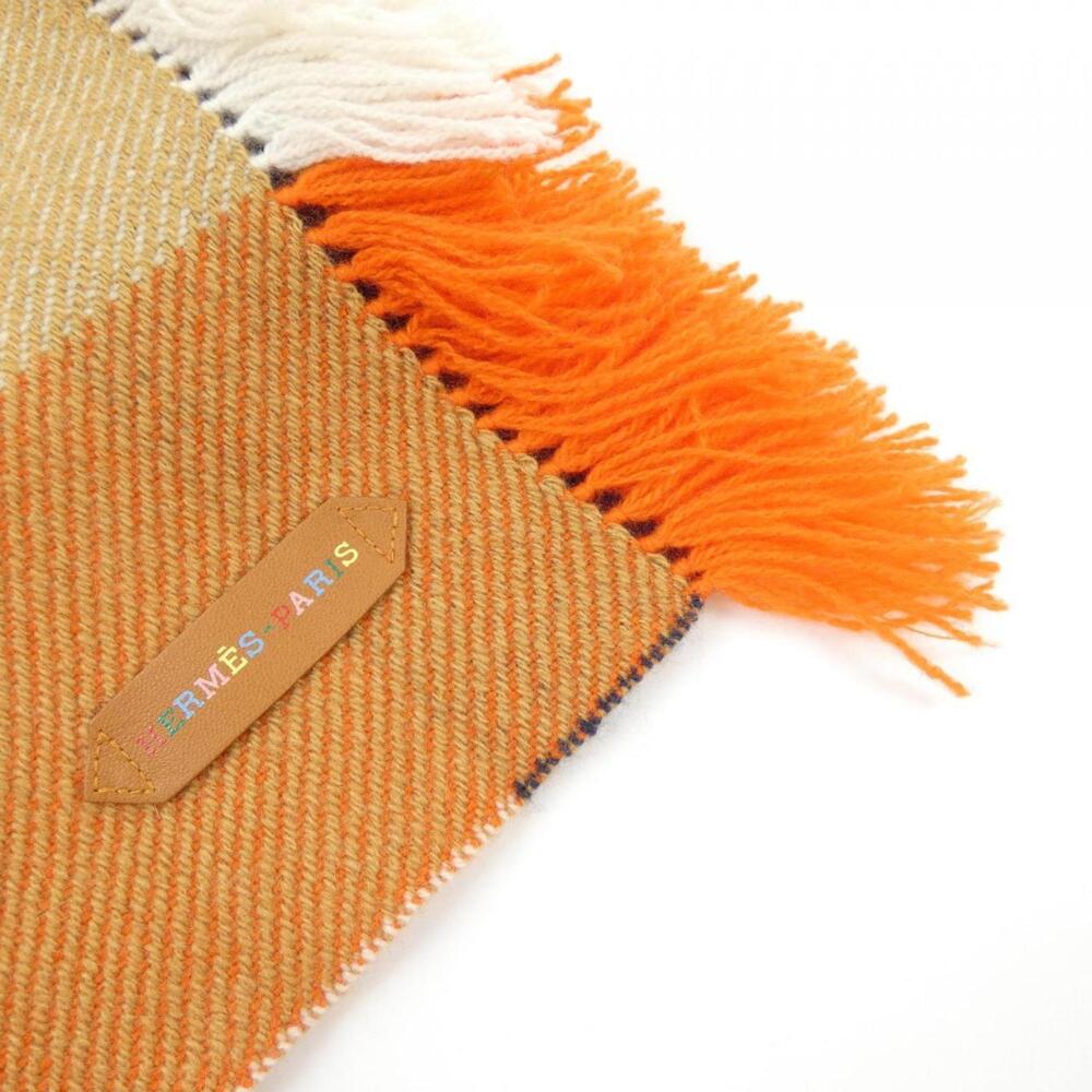 HERMES Authentic Cream Scarf - Picture 2 of 4